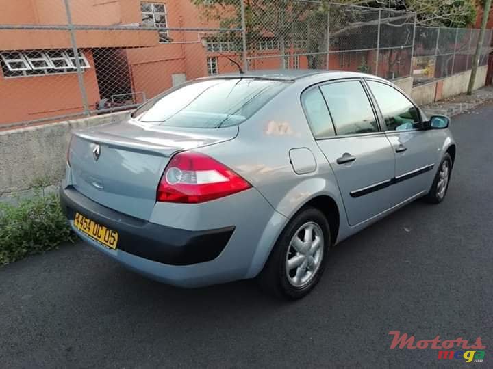 2005' Renault Megane photo #1