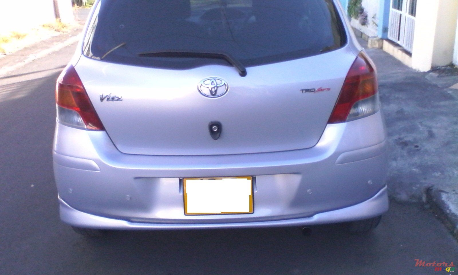 2009' Toyota Vitz photo #2
