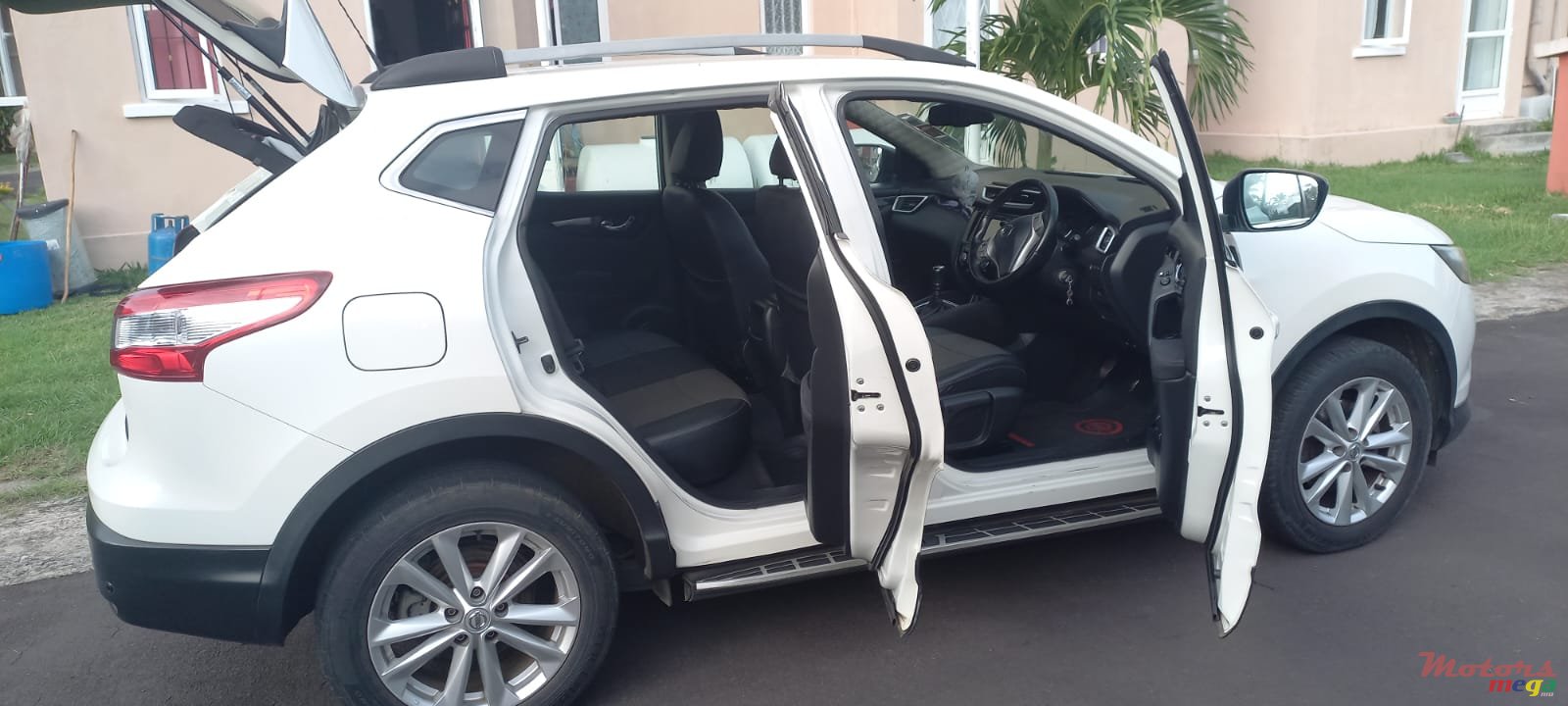 2014' Nissan Qashqai photo #2