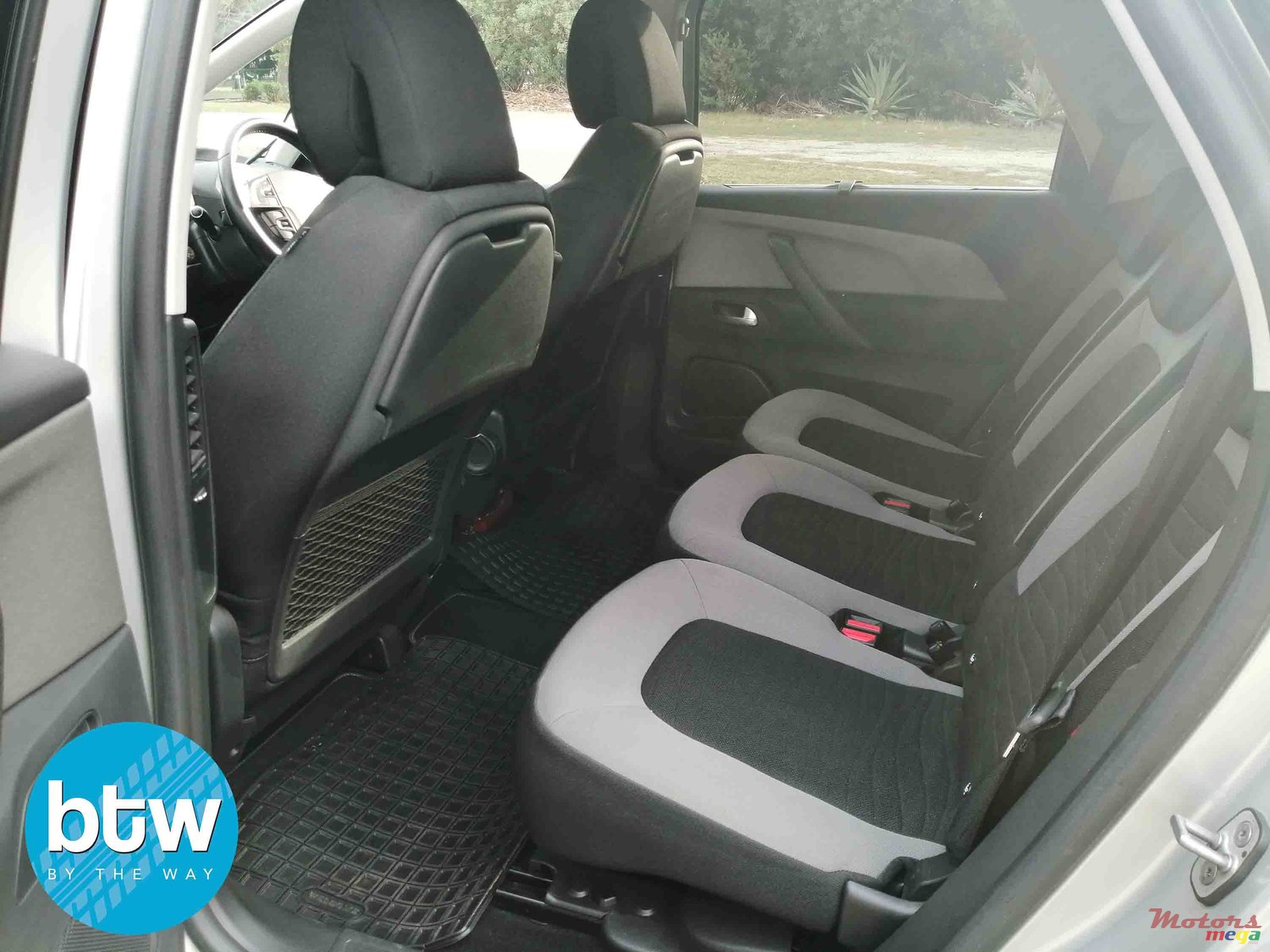 2015' Citroen C4 Picasso photo #4