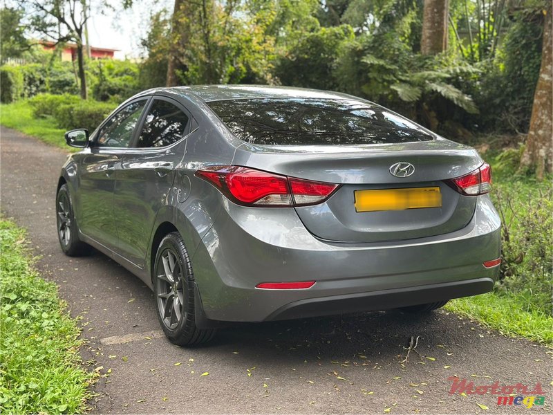 2015' Hyundai Elantra photo #4