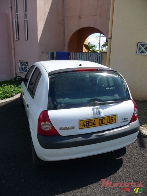 2006' Renault Clio photo #2