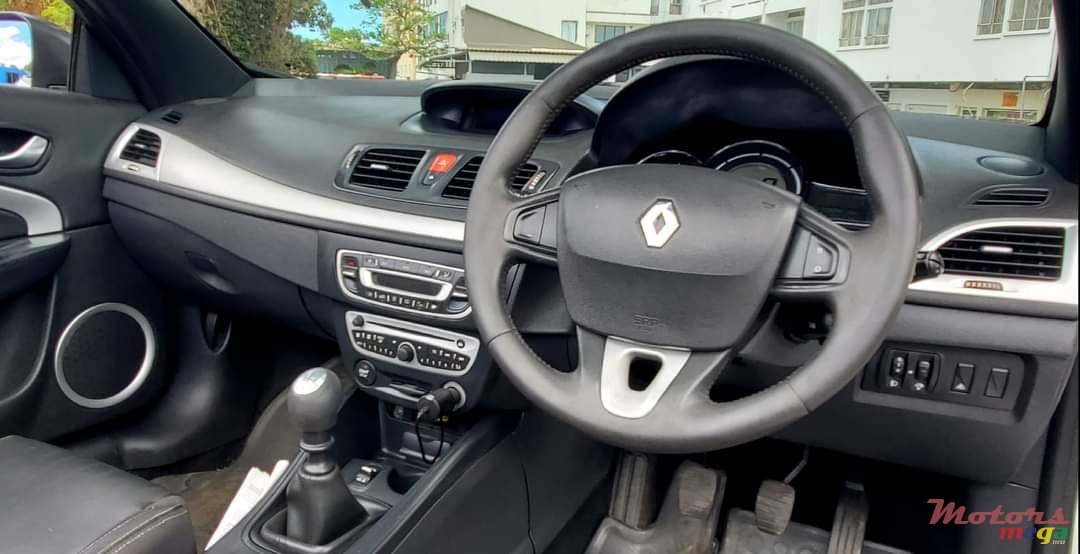 2011' Renault Megane Cabriolet/convertible Turbo photo #7