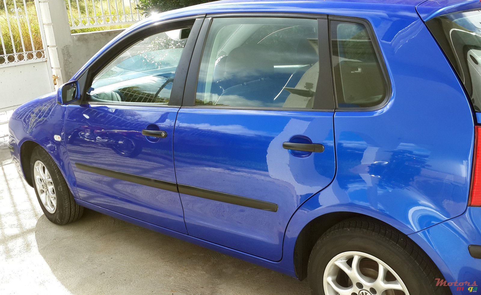 2002' Volkswagen Polo photo #4