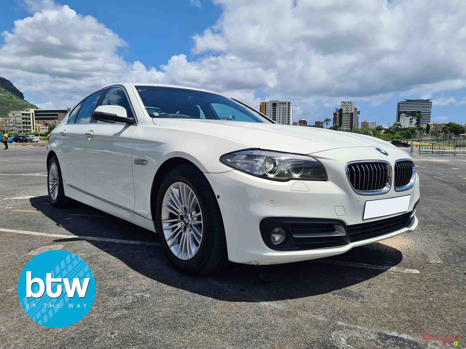 2014' BMW 530 photo #1