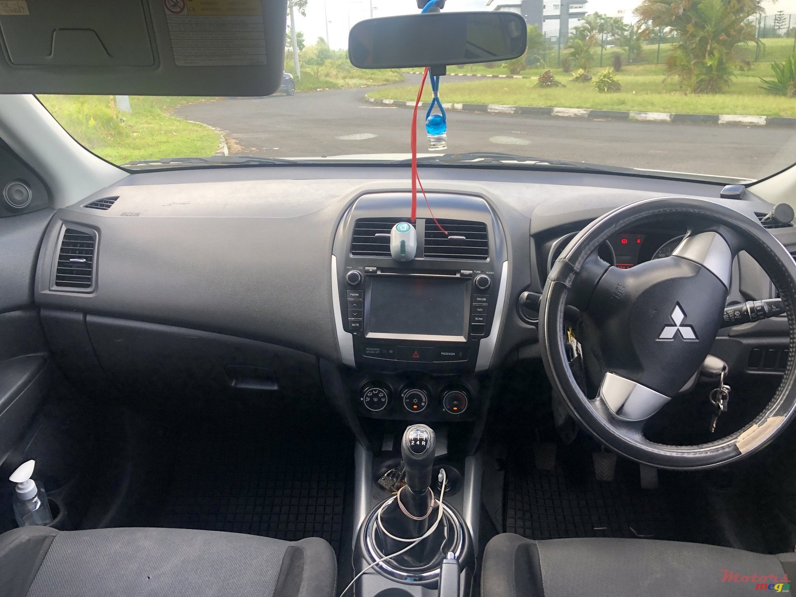2013' Mitsubishi ASX photo #5