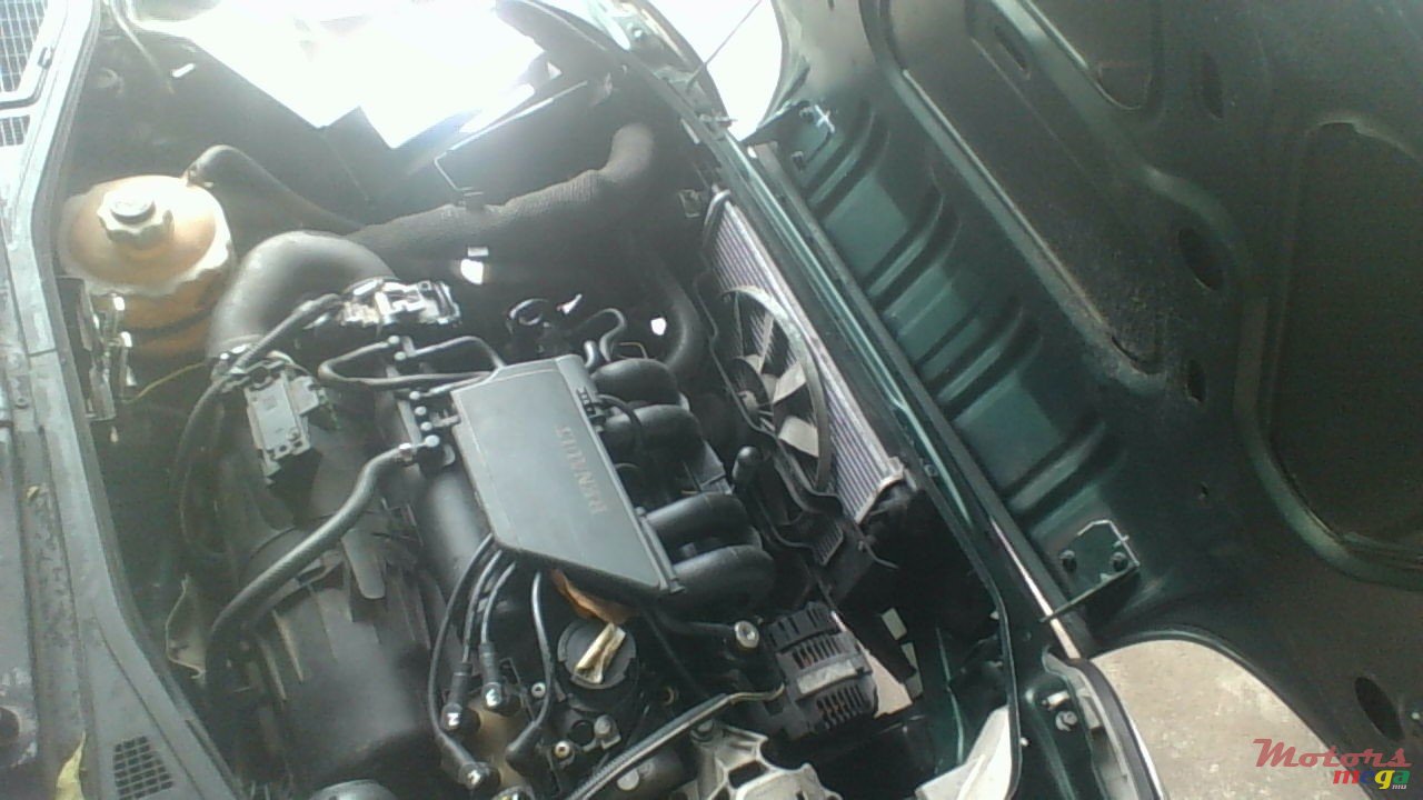 1998' Renault Clio photo #5