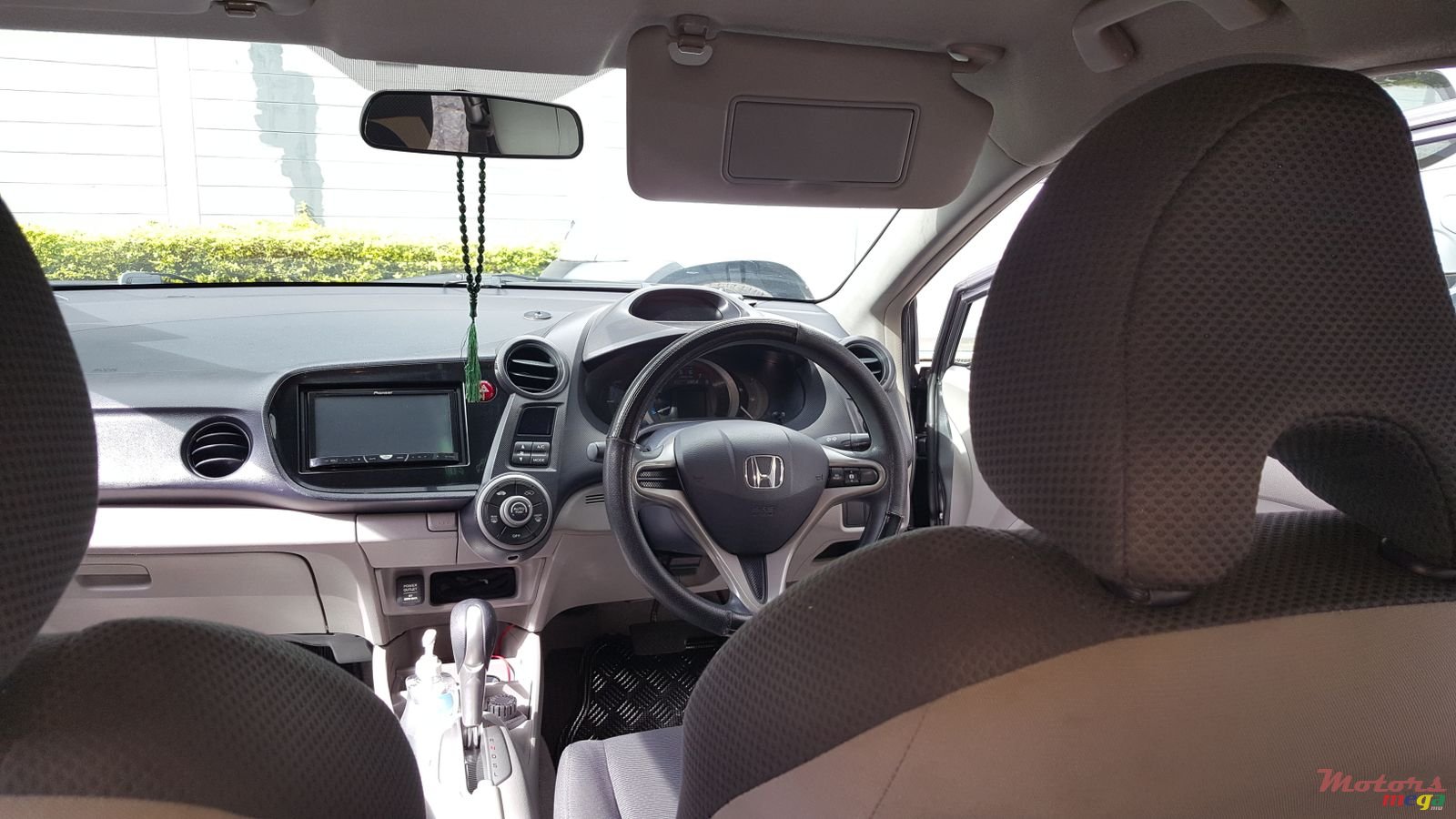 2010' Honda Insight photo #3