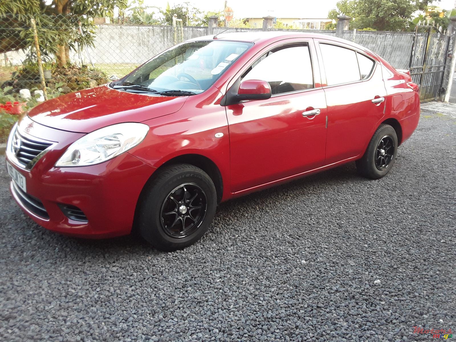 2013' Nissan Almera photo #1