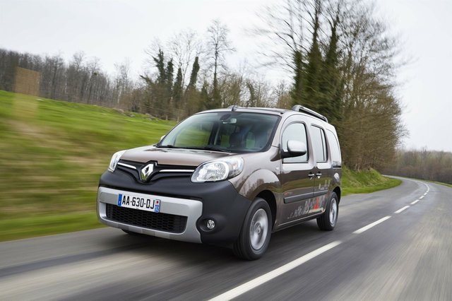 Renault Shows Us More of the Updated Kangoo