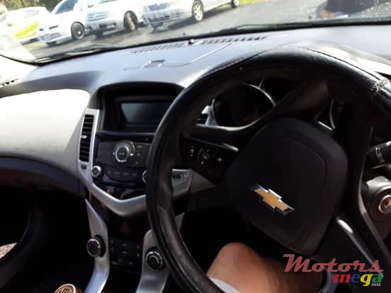 2012' Chevrolet Cruze lt photo #4