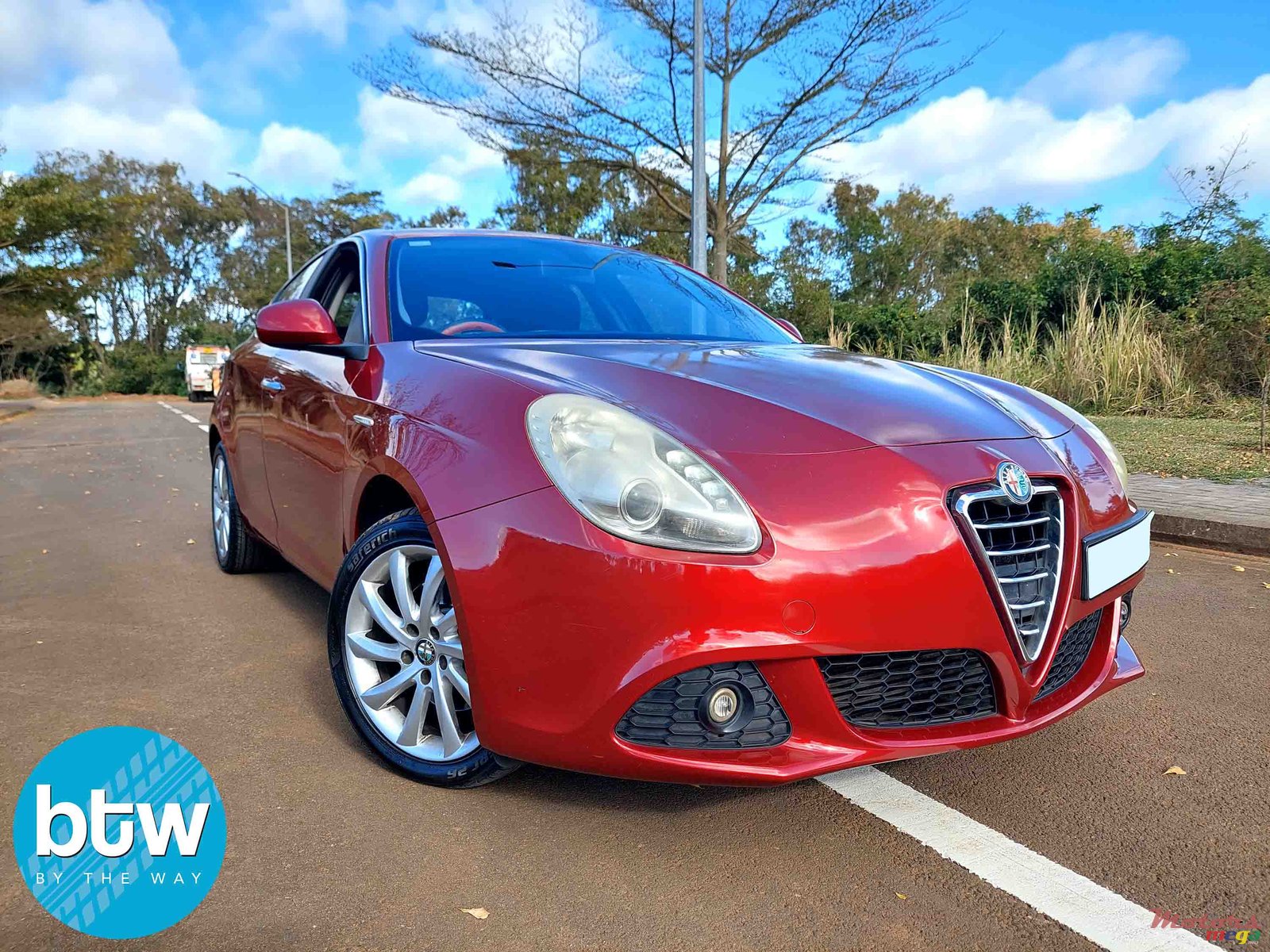 2014' Alfa Romeo Giulietta photo #1