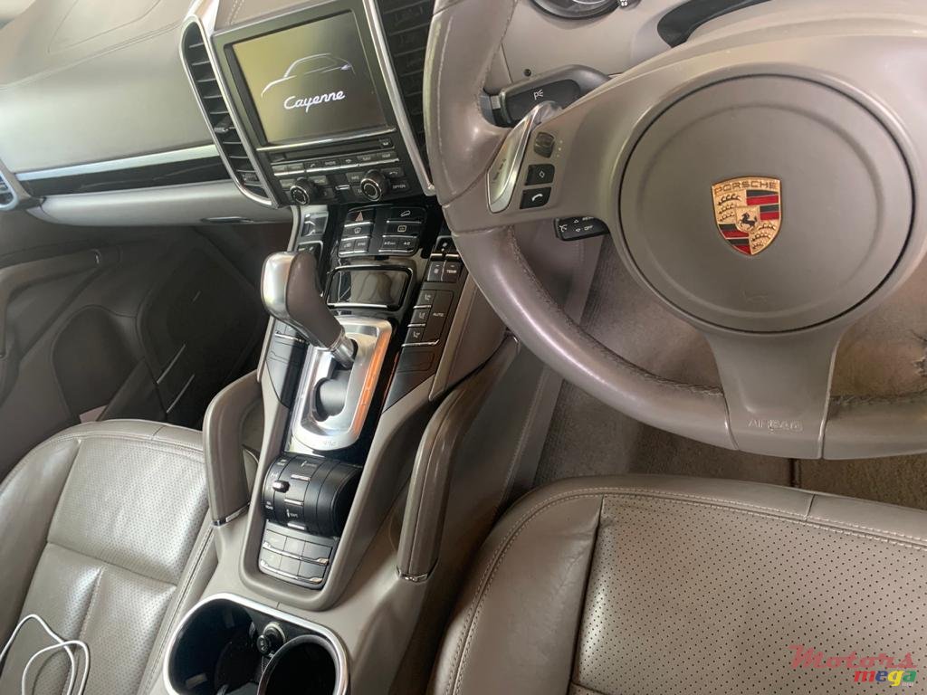 2014' Porsche Cayenne photo #4
