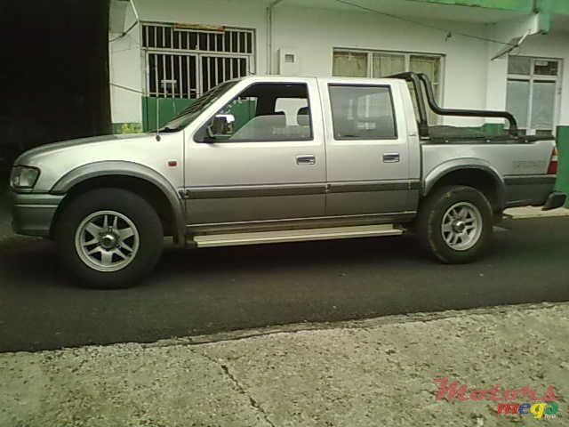 2002' Isuzu ALLOY WHEELS photo #2