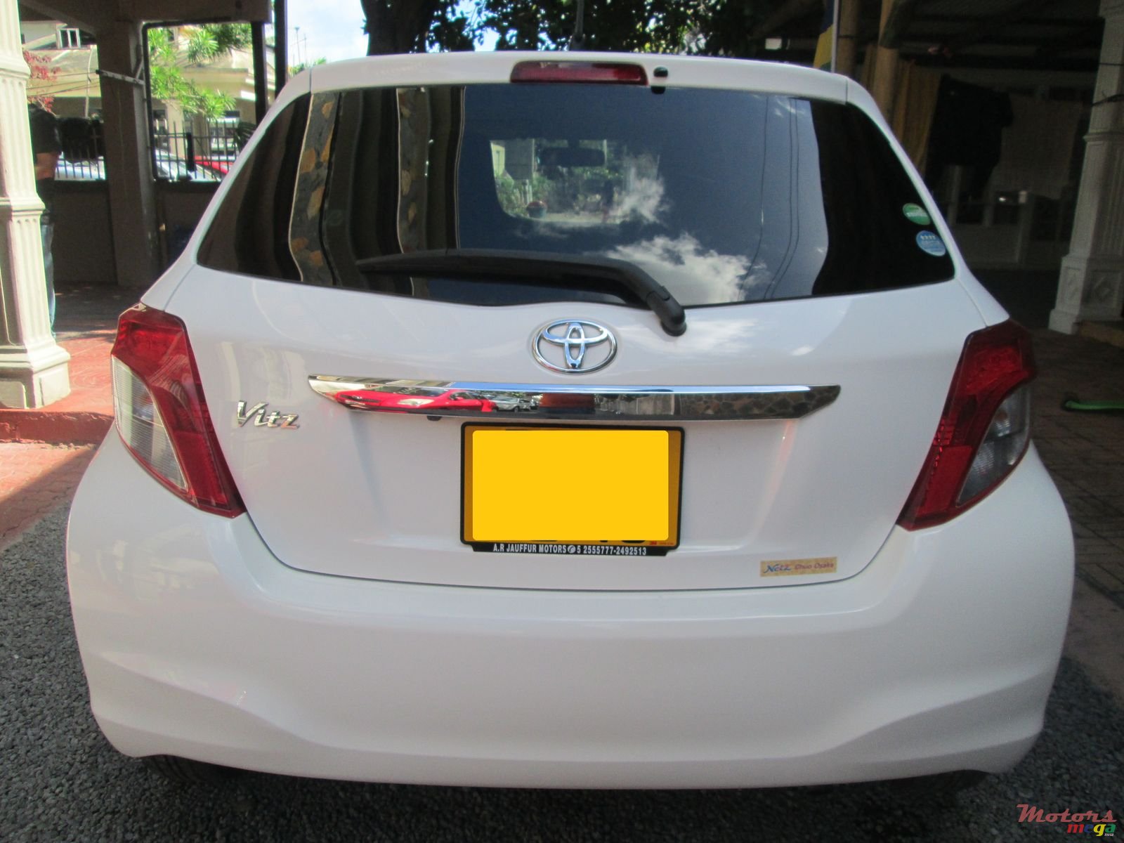 2013' Toyota Vitz photo #4