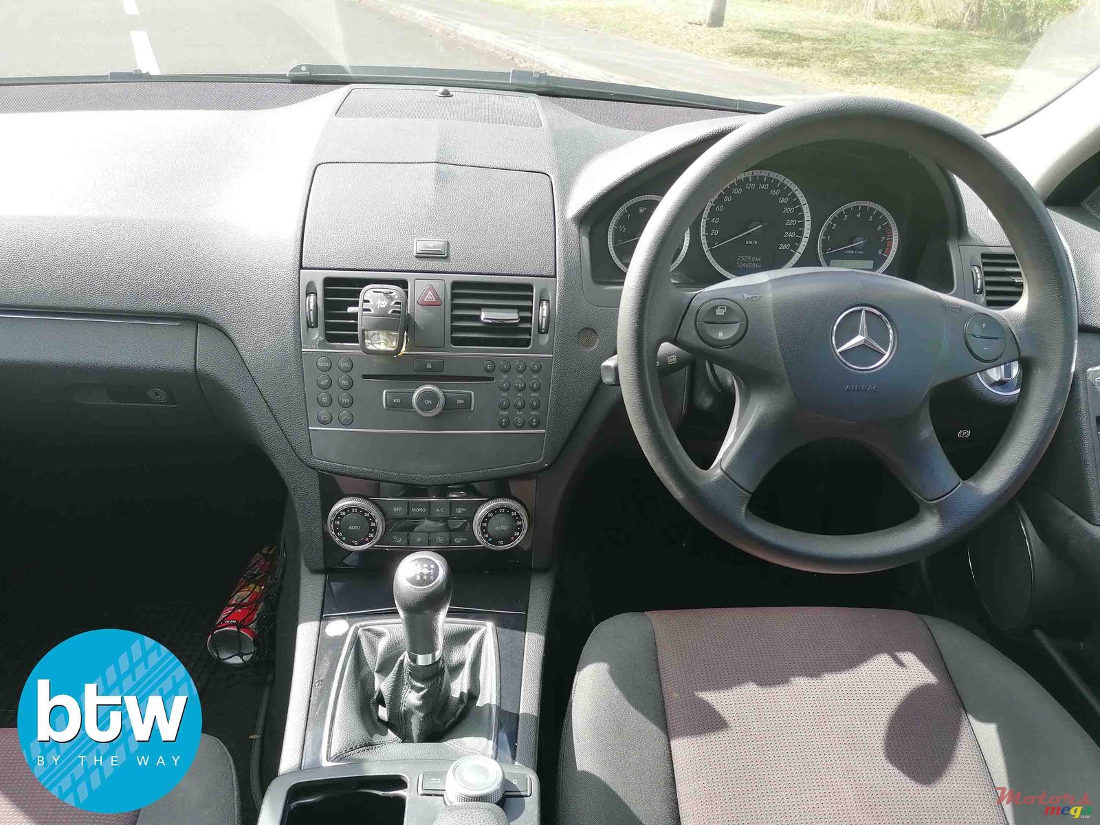 2010' Mercedes-Benz C-Class 180 photo #6