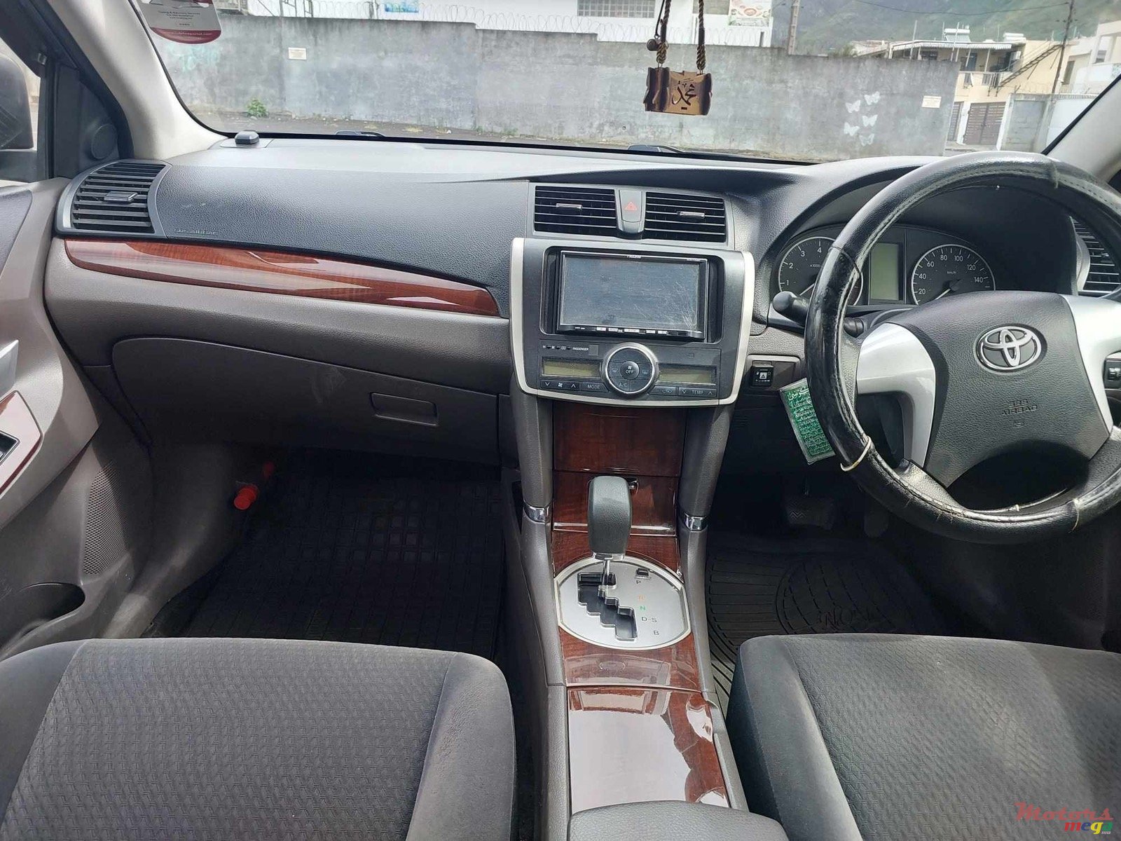 2013' Toyota Allion photo #6