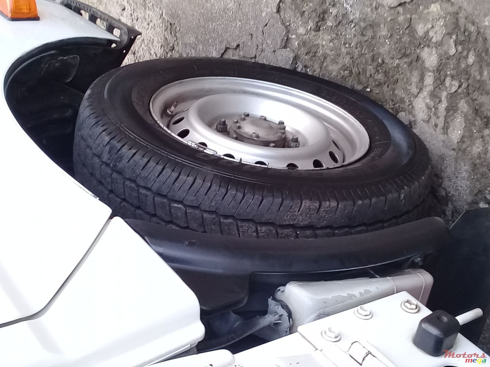 2009' Toyota HiAce photo #6