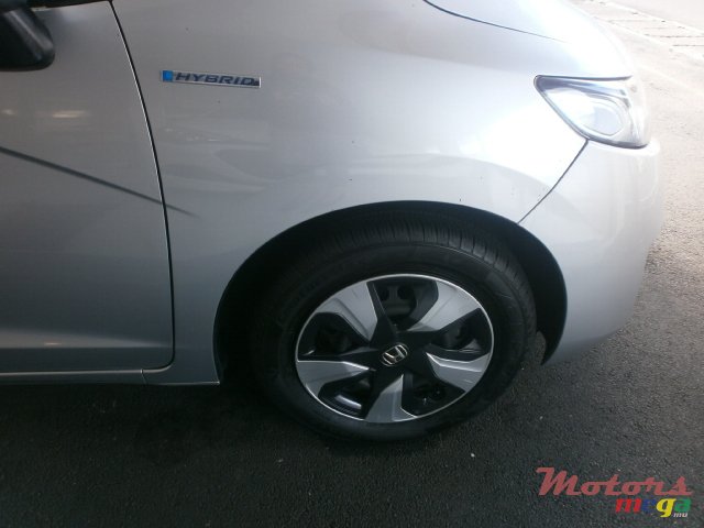 2017' Honda Fit Hybrid photo #5