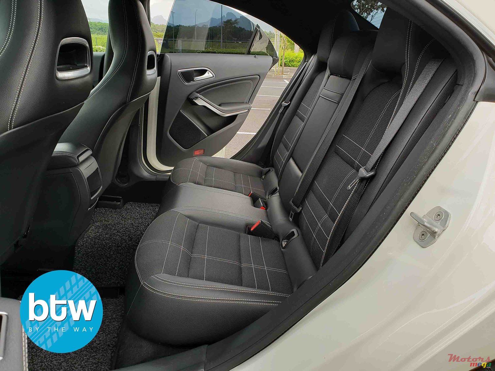 2014' Mercedes-Benz CLA 180 photo #4