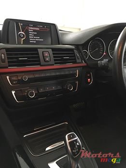 2013' BMW 3 Series photo #3