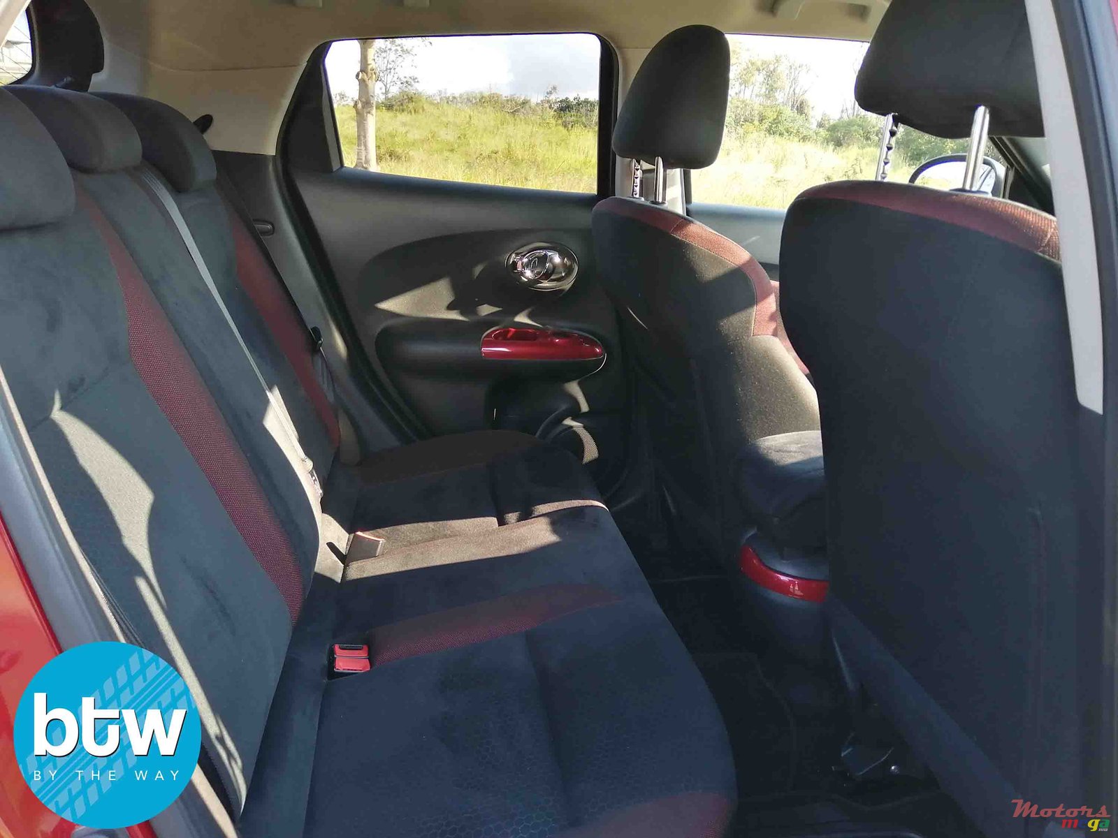 2012' Nissan Juke 1.6 Turbo photo #4