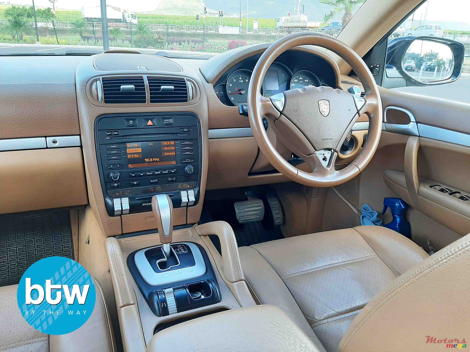 2009' Porsche Cayenne photo #6