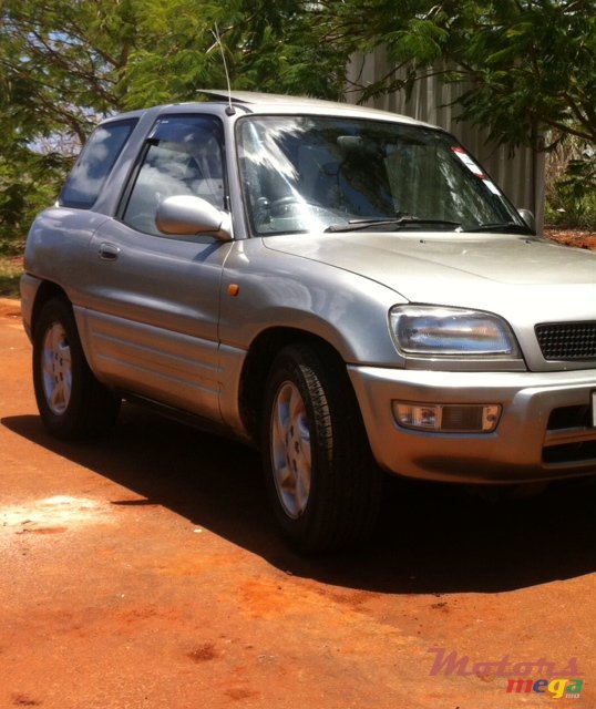 1998' Toyota RAV4 photo #1