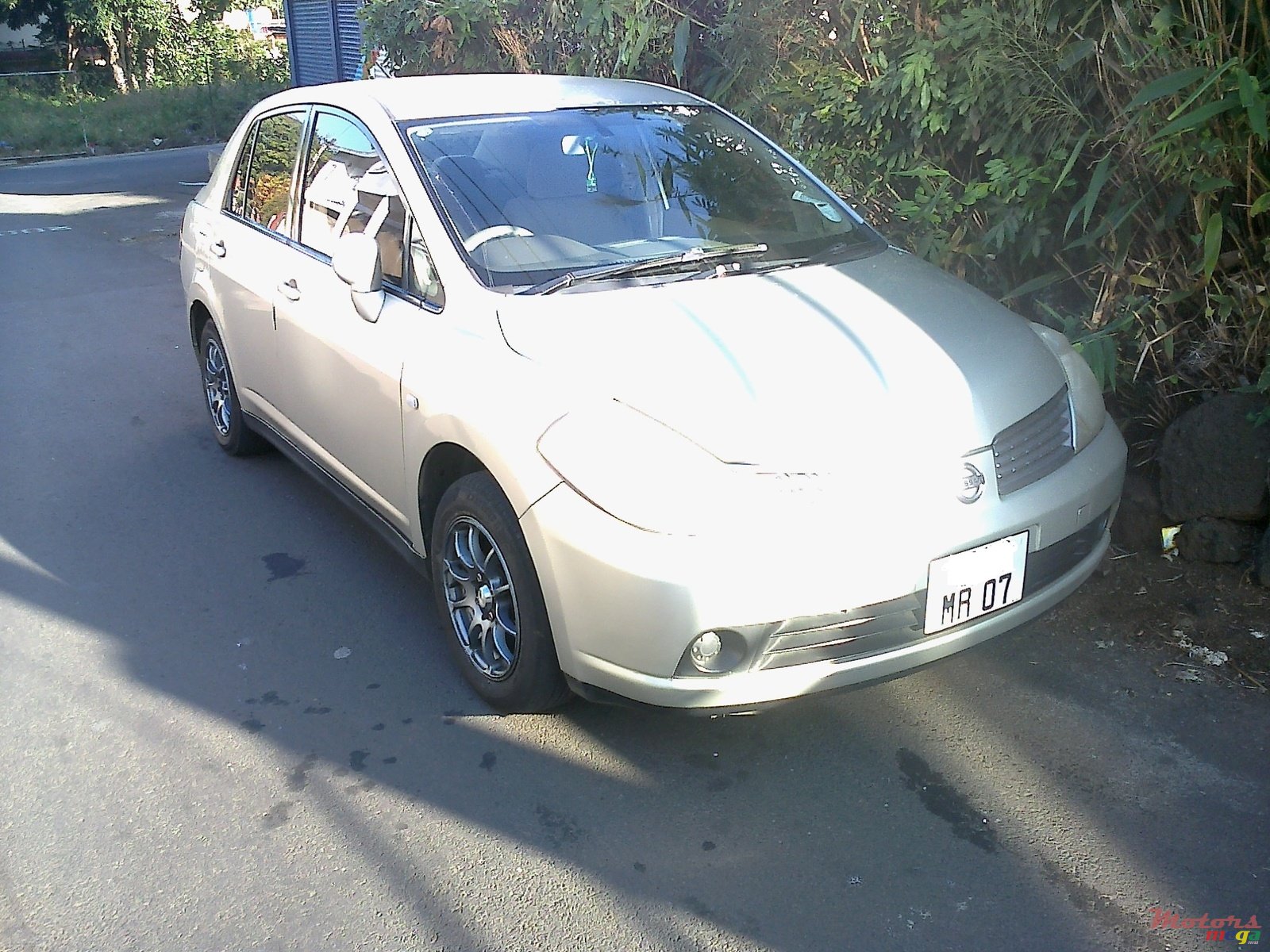 2007' Nissan Tiida photo #2