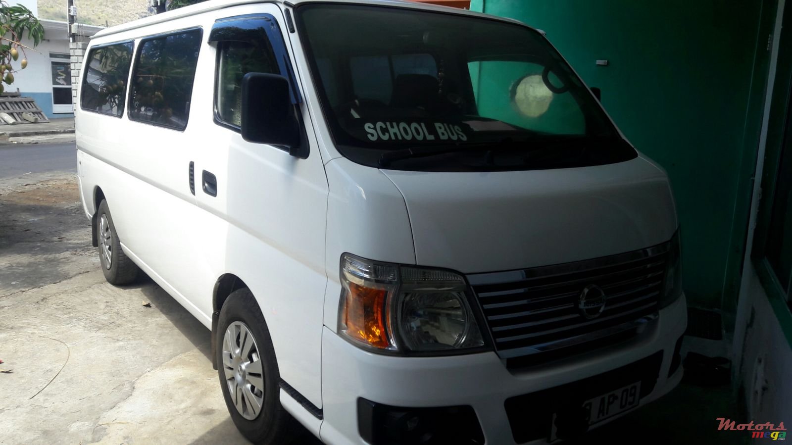 2009' Nissan photo #1