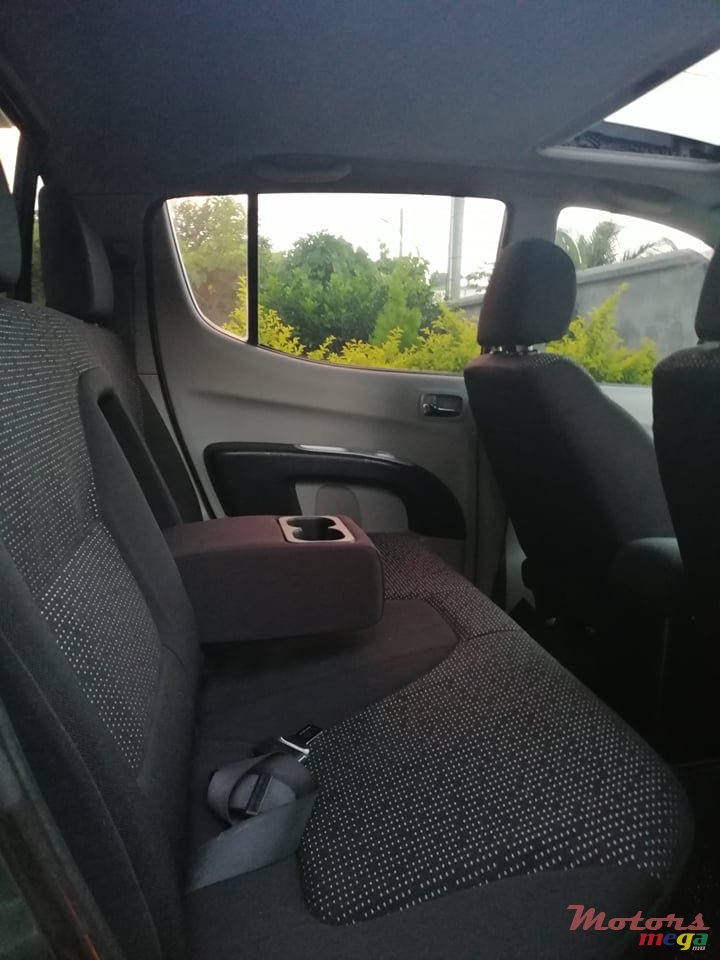 2011' Mitsubishi photo #5