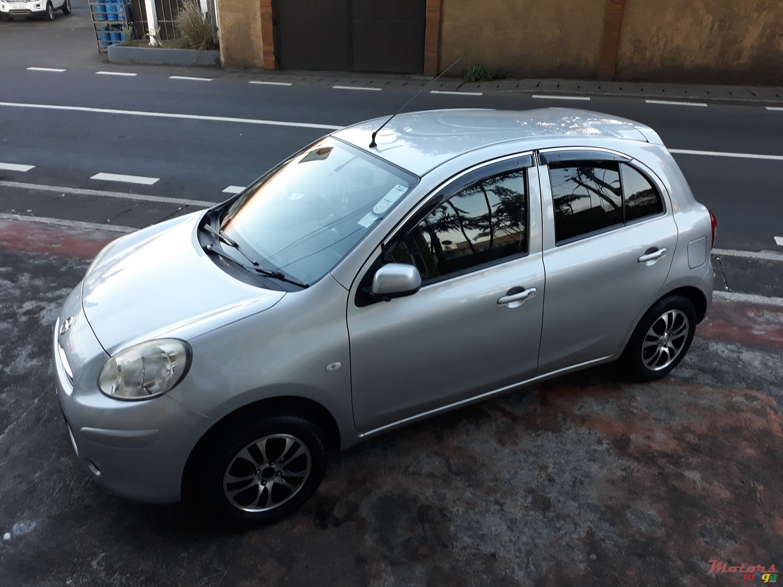 2011' Nissan March photo #5