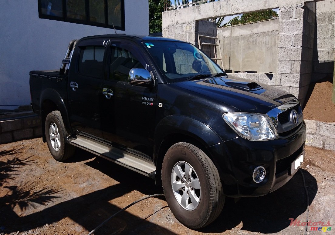 2011' Toyota Hilux Raider photo #4