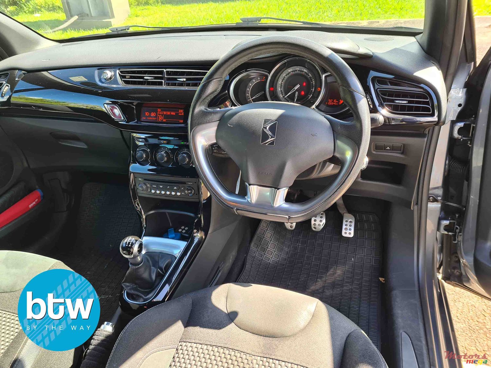 2010' Citroen DS3 photo #6