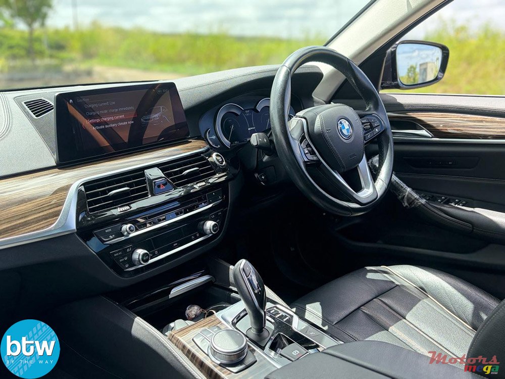 2018' BMW 530 530e photo #5