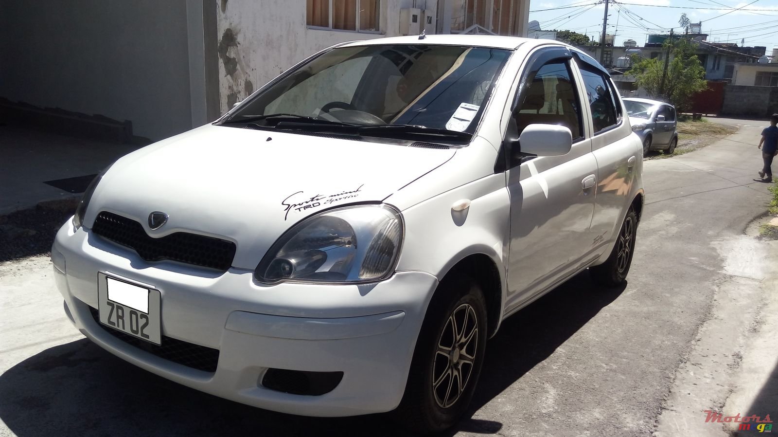 2002' Toyota Vitz 1000 photo #6