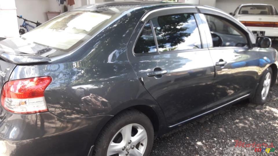 2008' Toyota Yaris photo #4