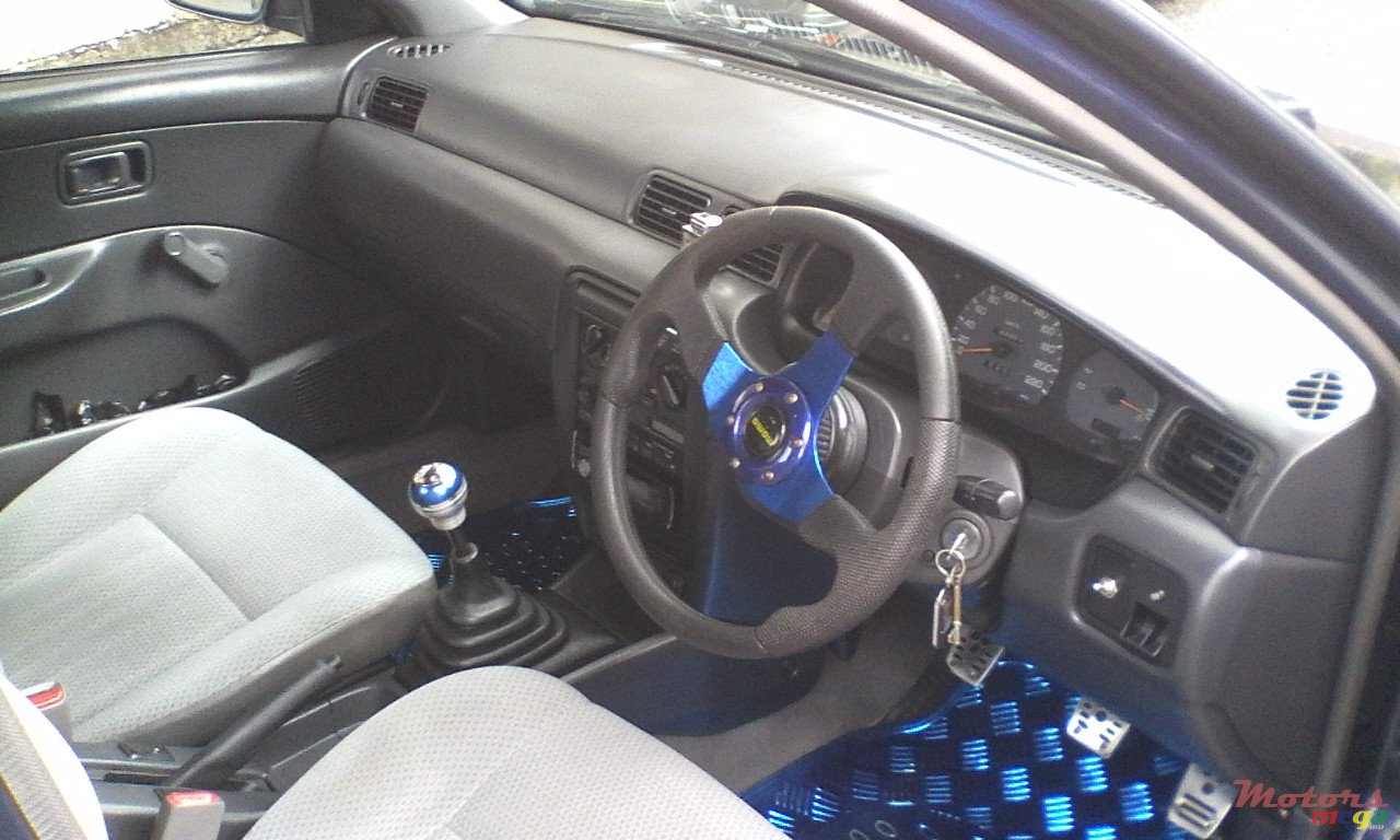 1996' Nissan Sunny photo #2