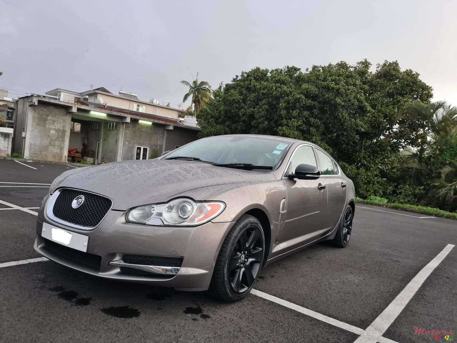 2010' Jaguar Xf S photo #4