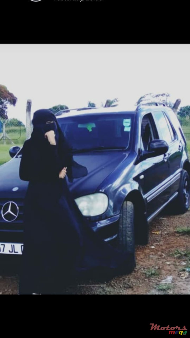 2001' Mercedes-Benz ML 270 photo #4