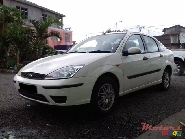 2005' Ford Focus photo #2