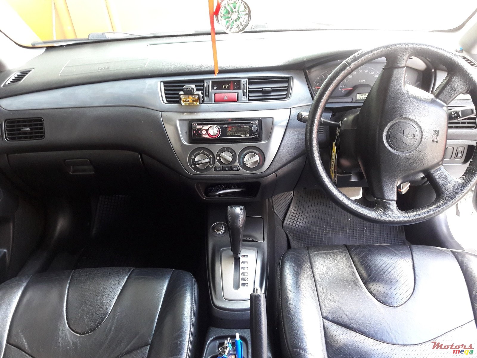 2004' Mitsubishi Lancer photo #5