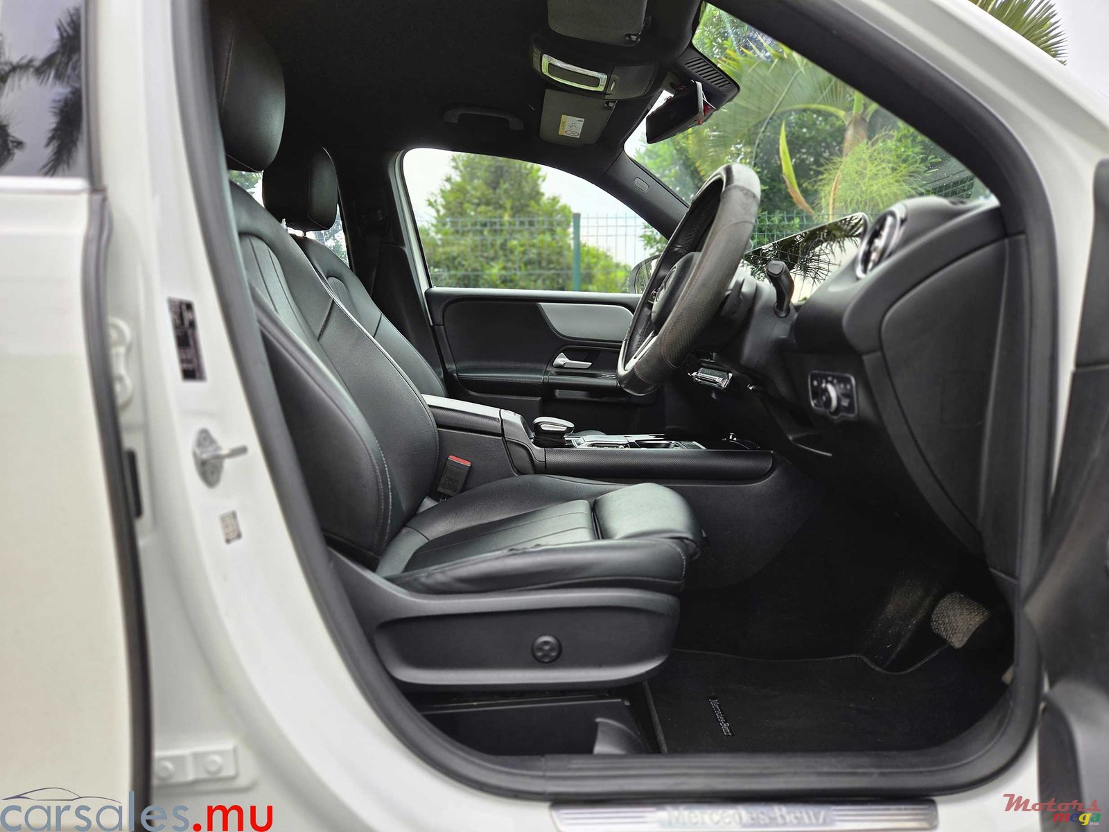 2020' Mercedes-Benz GLB 200 Progressive 1.3 photo #5