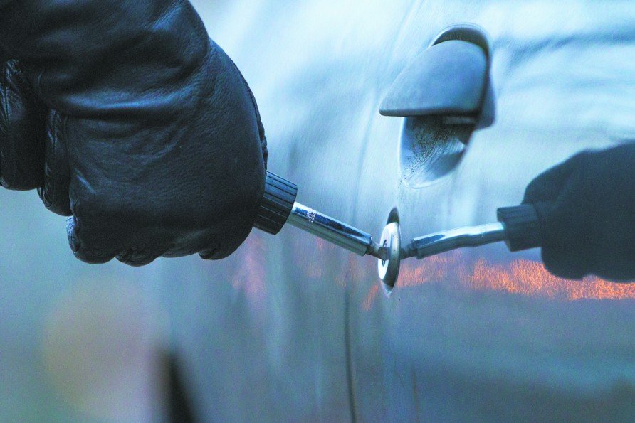 Vol de voiture à Baie-du-Tombeau : l’ex-employé identifié par Safe City