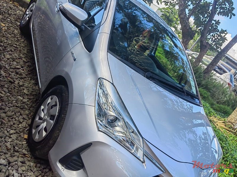 2019' Toyota Vitz photo #4