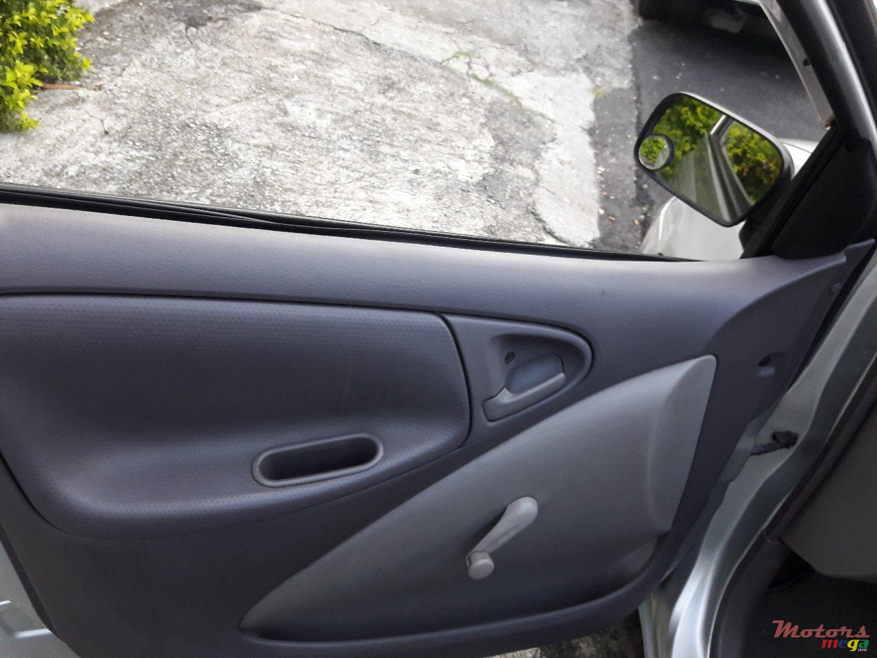 2000' Toyota RAV4 photo #6