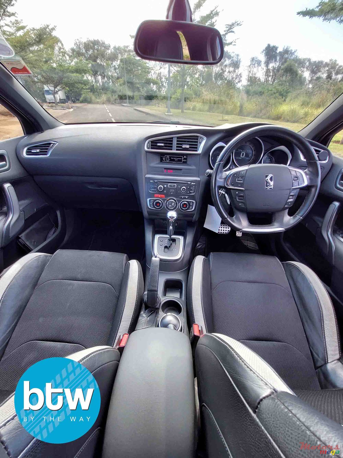 2013' Citroen DS4 photo #6