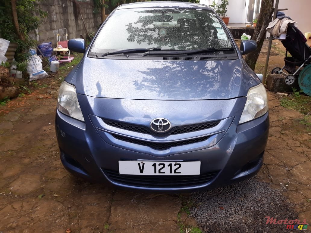 2006' Toyota Yaris photo #1