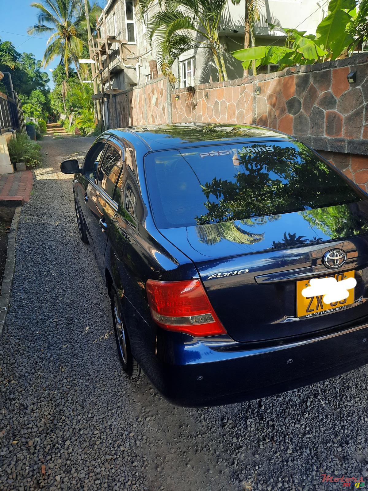 2009' Toyota Axio photo #1