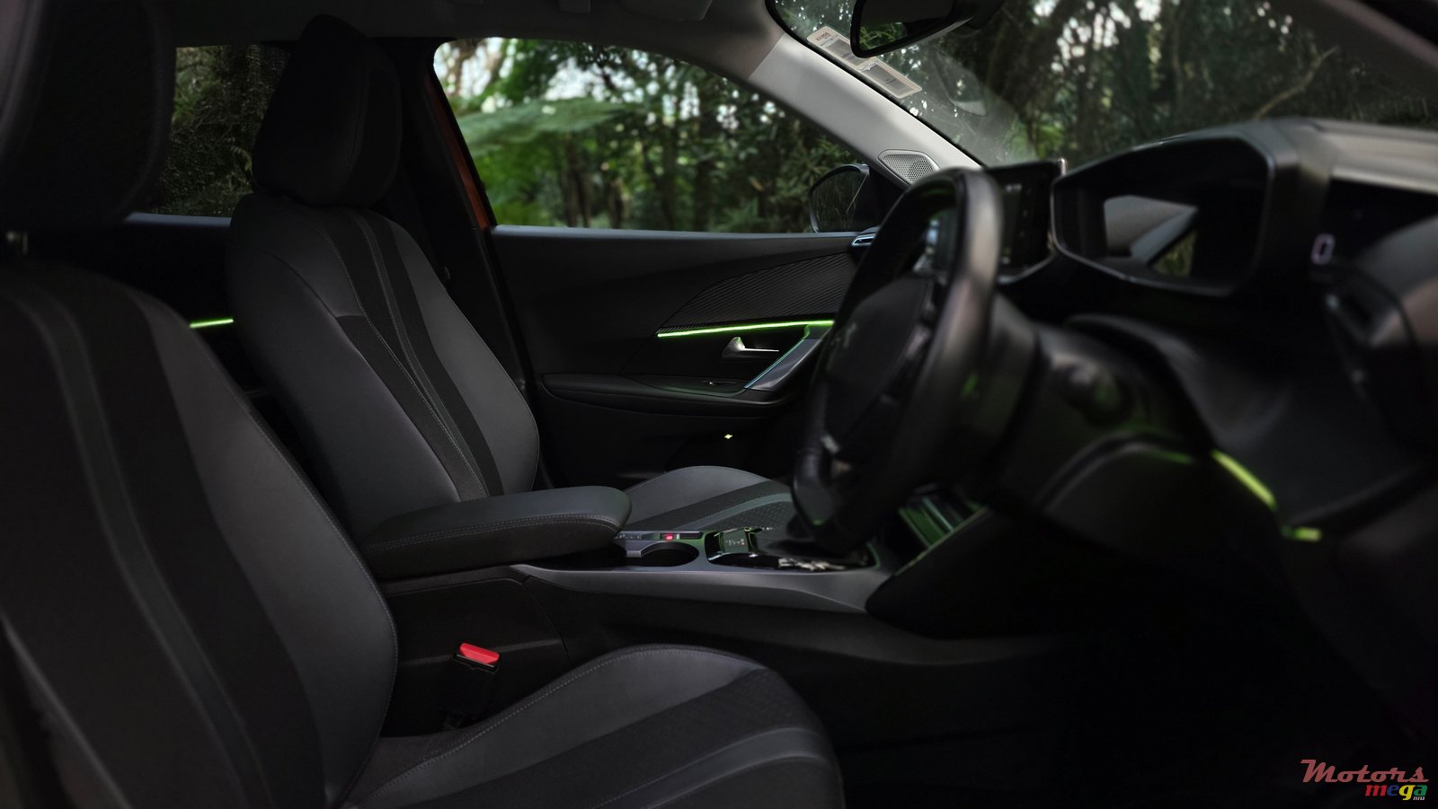 2021' Peugeot 2008 photo #5